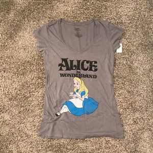 BNWT Alice in Wonderland Disneyland Shirt